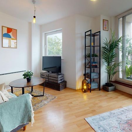 Cozy Hackney Apartment Лондон Экстерьер фото